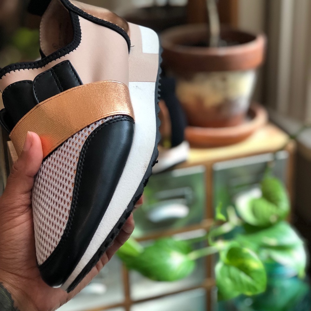 Steve Madden Rose Gold Arctic Sneaker - Picture 5 of 8